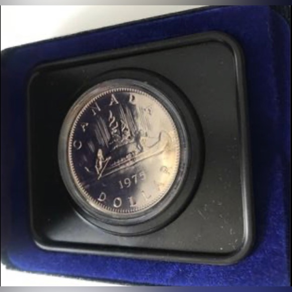 Collectible coin
1975 One Dollar Nickel - Picture 1 of 2